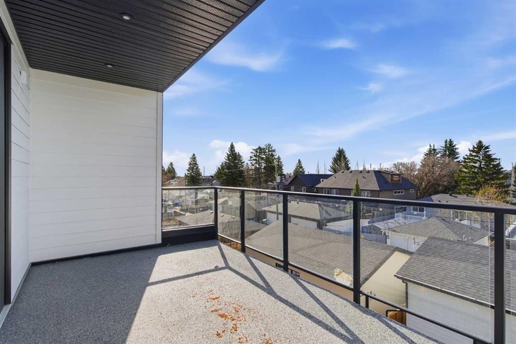1739 48 Avenue Sw, Calgary, AB - Outdoor With Balcony With Exterior