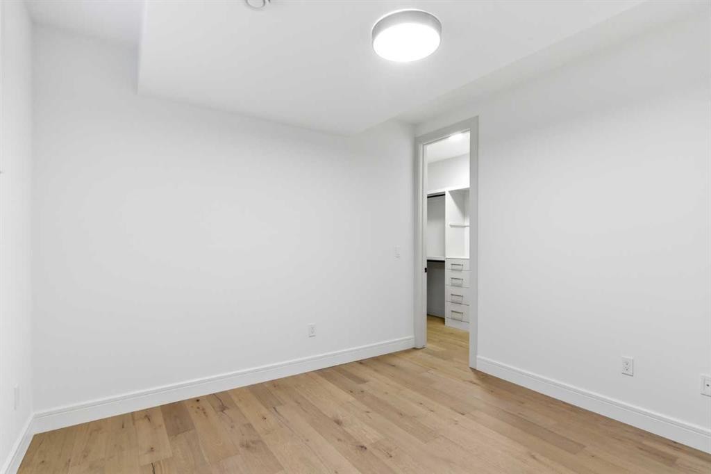 1739 48 Avenue Sw, Calgary, AB - Indoor Photo Showing Other Room