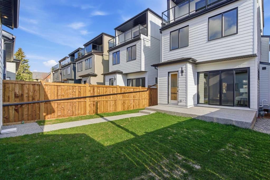 1739 48 Avenue Sw, Calgary, AB - Outdoor With Balcony