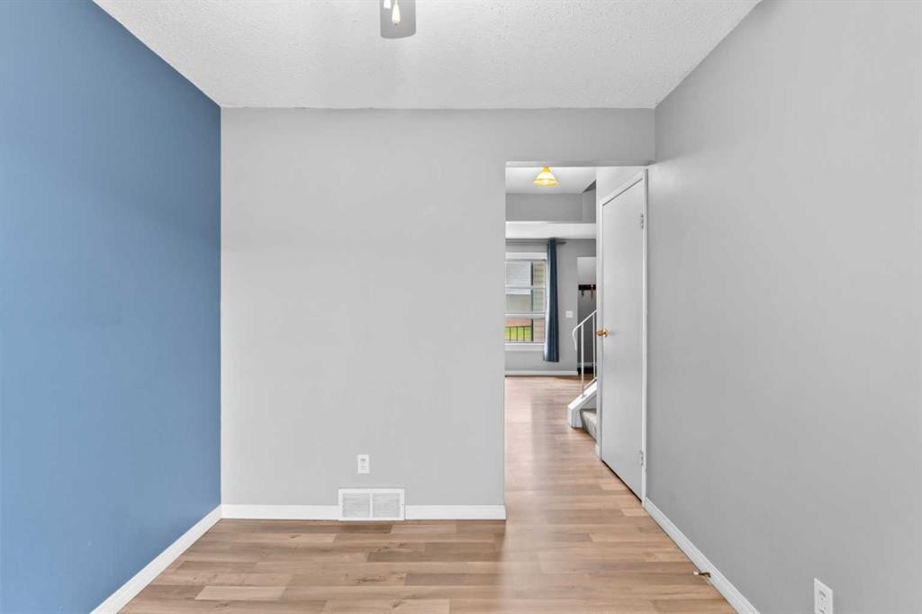 3-100 Pennsylvania Road Se, Calgary, AB - Indoor Photo Showing Other Room
