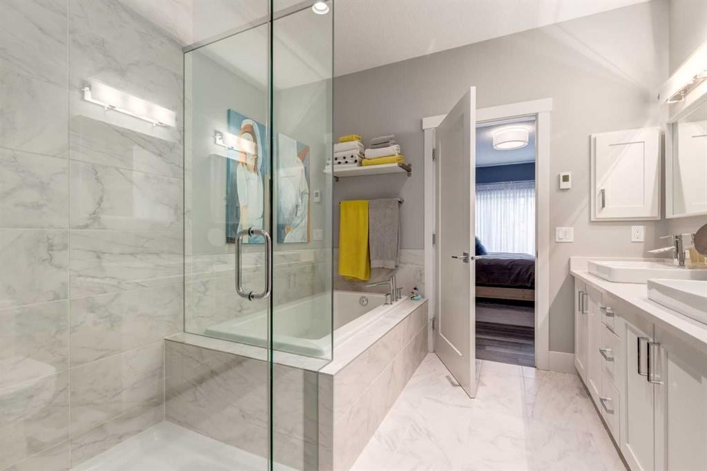 95 Sierra Morena Manor Sw, Calgary, AB - Indoor Photo Showing Bathroom