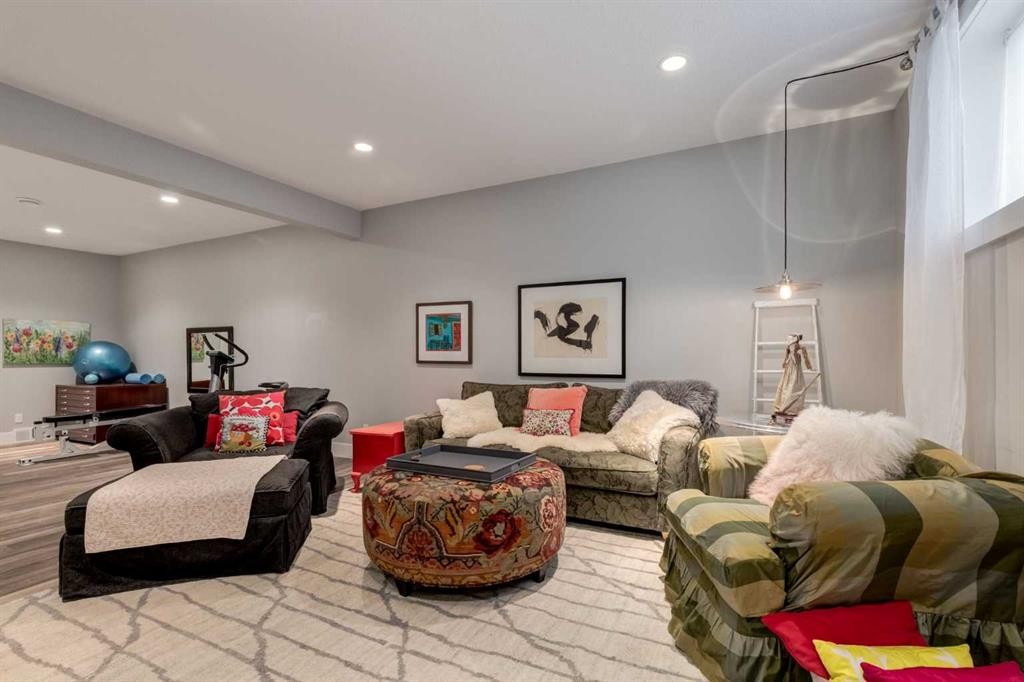 95 Sierra Morena Manor Sw, Calgary, AB - Indoor