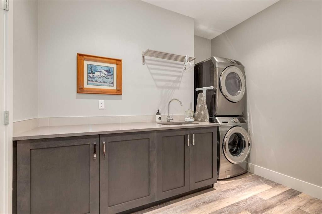 95 Sierra Morena Manor Sw, Calgary, AB - Indoor Photo Showing Laundry Room