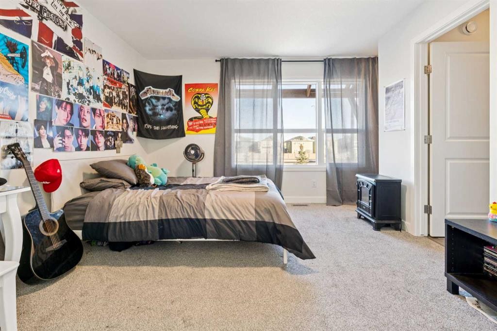 101 Lavender Manor Se, Calgary, AB - Indoor Photo Showing Bedroom