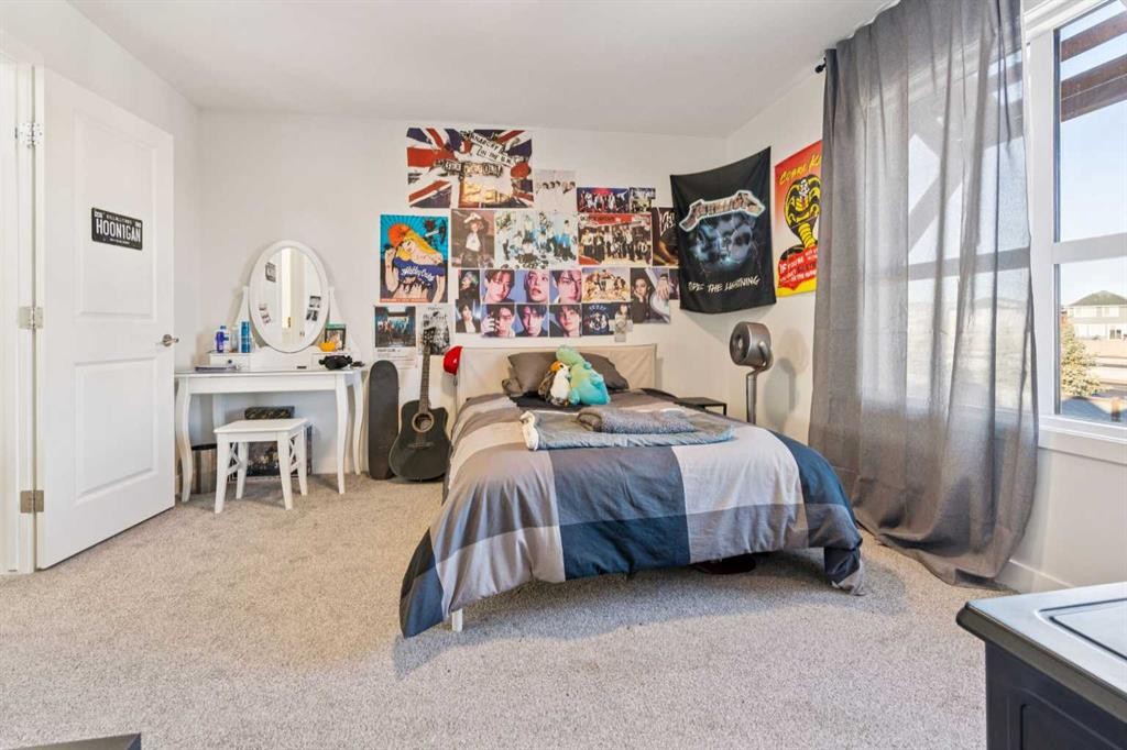 101 Lavender Manor Se, Calgary, AB - Indoor Photo Showing Bedroom