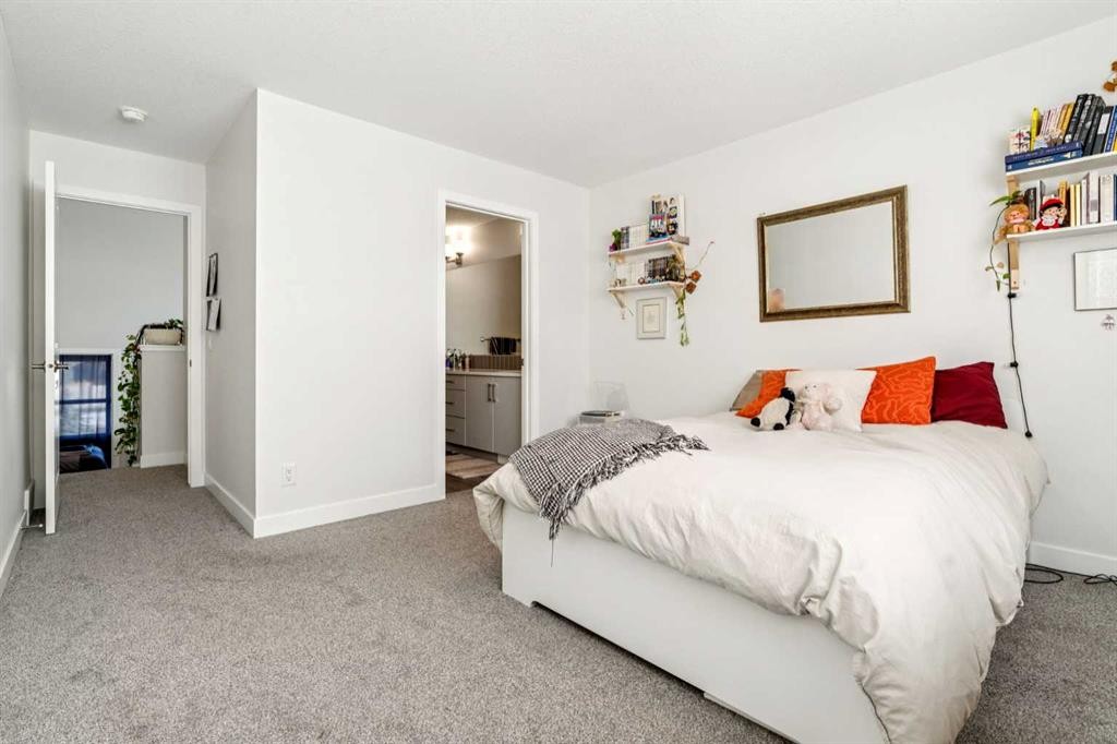 101 Lavender Manor Se, Calgary, AB - Indoor Photo Showing Bedroom