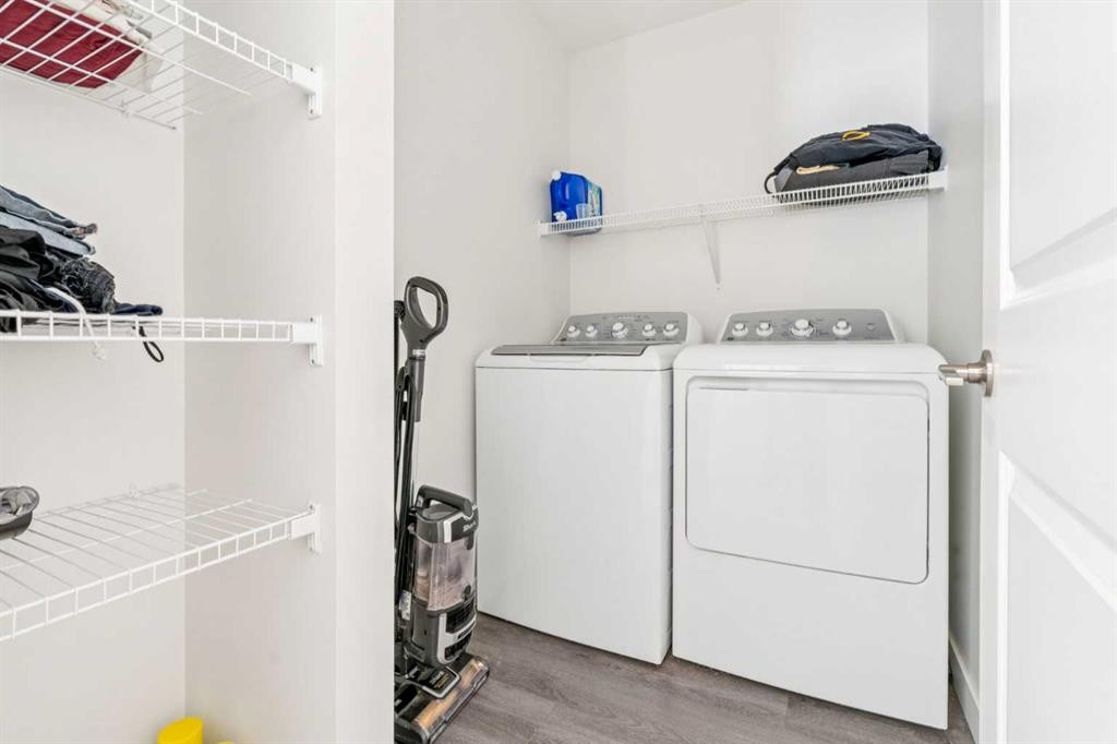 101 Lavender Manor Se, Calgary, AB - Indoor Photo Showing Laundry Room