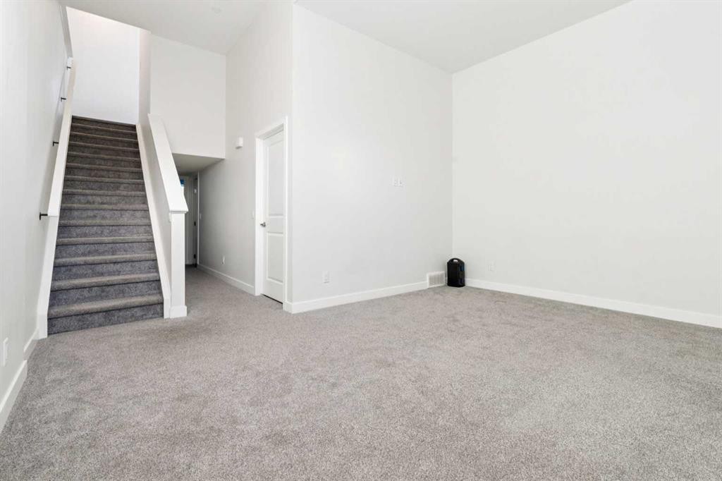 101 Lavender Manor Se, Calgary, AB - Indoor Photo Showing Other Room
