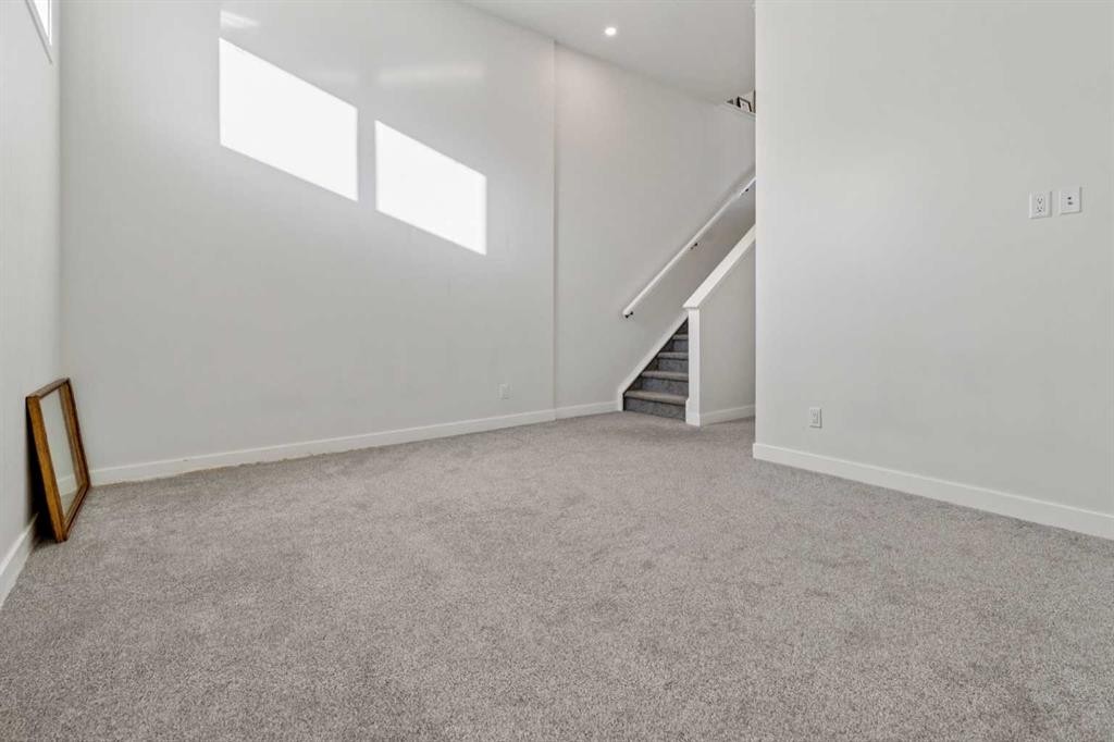 101 Lavender Manor Se, Calgary, AB - Indoor Photo Showing Other Room