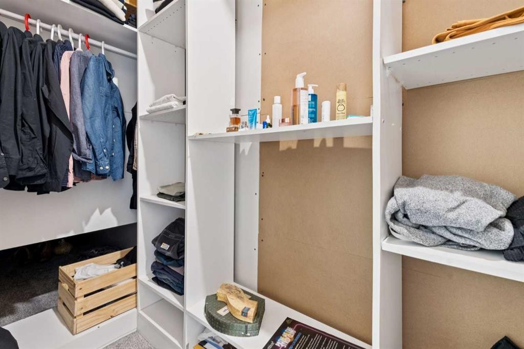 101 Lavender Manor Se, Calgary, AB - Indoor With Storage