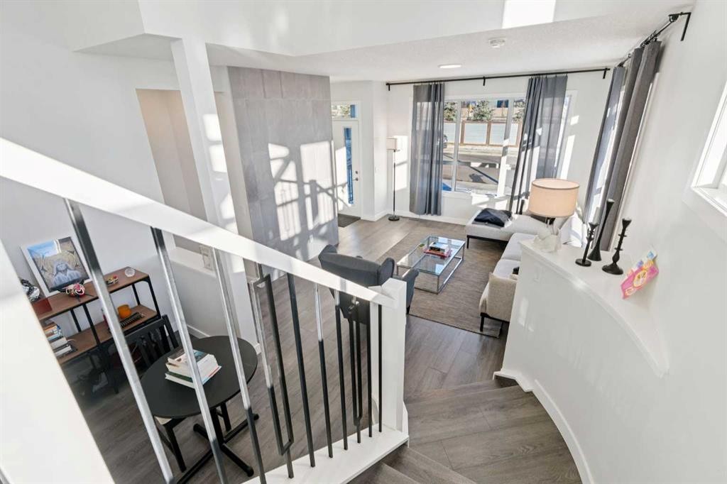 101 Lavender Manor Se, Calgary, AB - Indoor Photo Showing Other Room