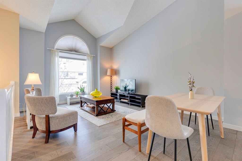 19 Sunlake Gardens Se, Calgary, AB - Indoor