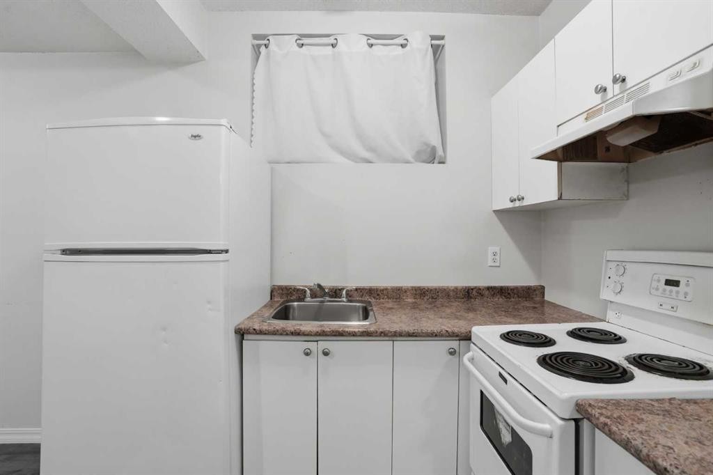 8 Taralake Way Ne, Calgary, AB - Indoor Photo Showing Kitchen