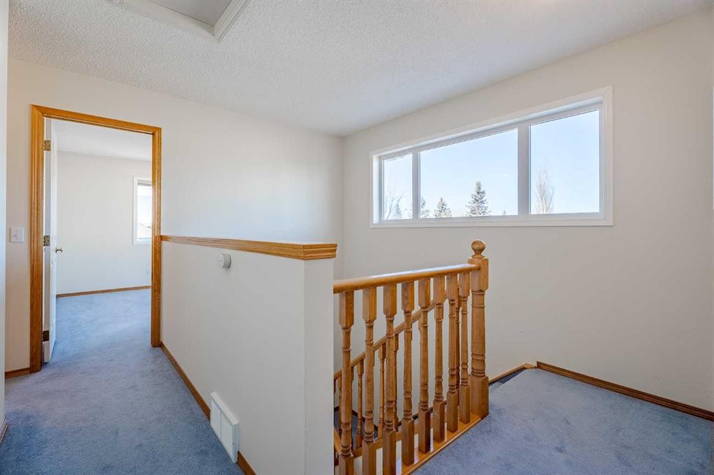 203 Anderson Grove Sw, Calgary, AB - Indoor Photo Showing Other Room