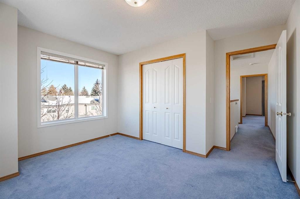 203 Anderson Grove Sw, Calgary, AB - Indoor Photo Showing Other Room