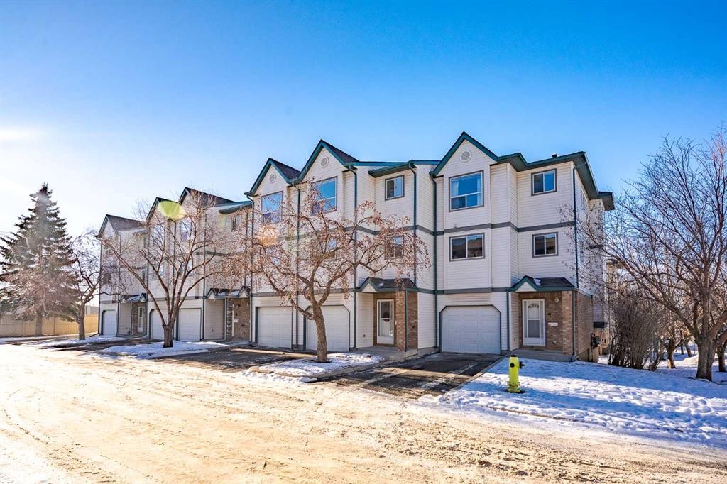 203 Anderson Grove Sw, Calgary, AB - Outdoor With Facade