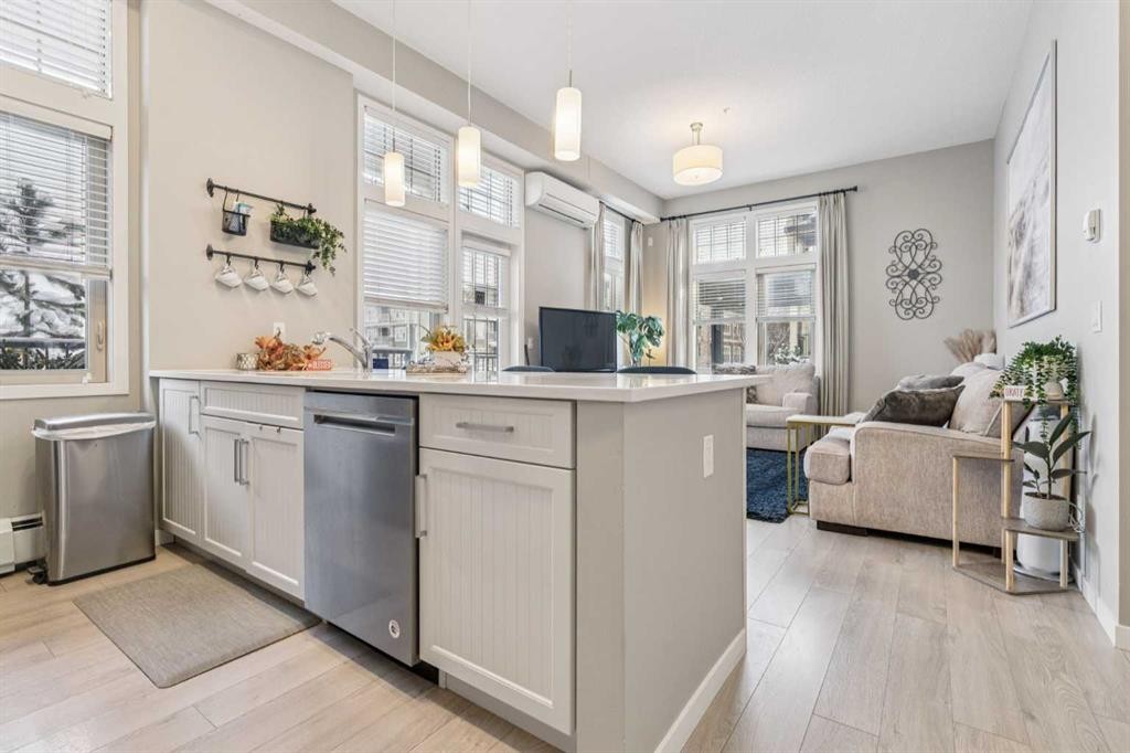 115-10 Mahogany Mews Se, Calgary, AB - Indoor Photo Showing Kitchen