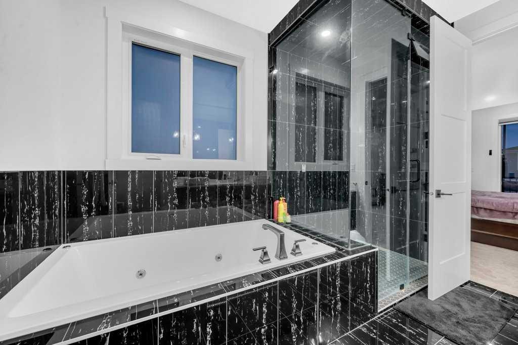 95 Saddlepeace Way Ne, Calgary, AB - Indoor Photo Showing Bathroom