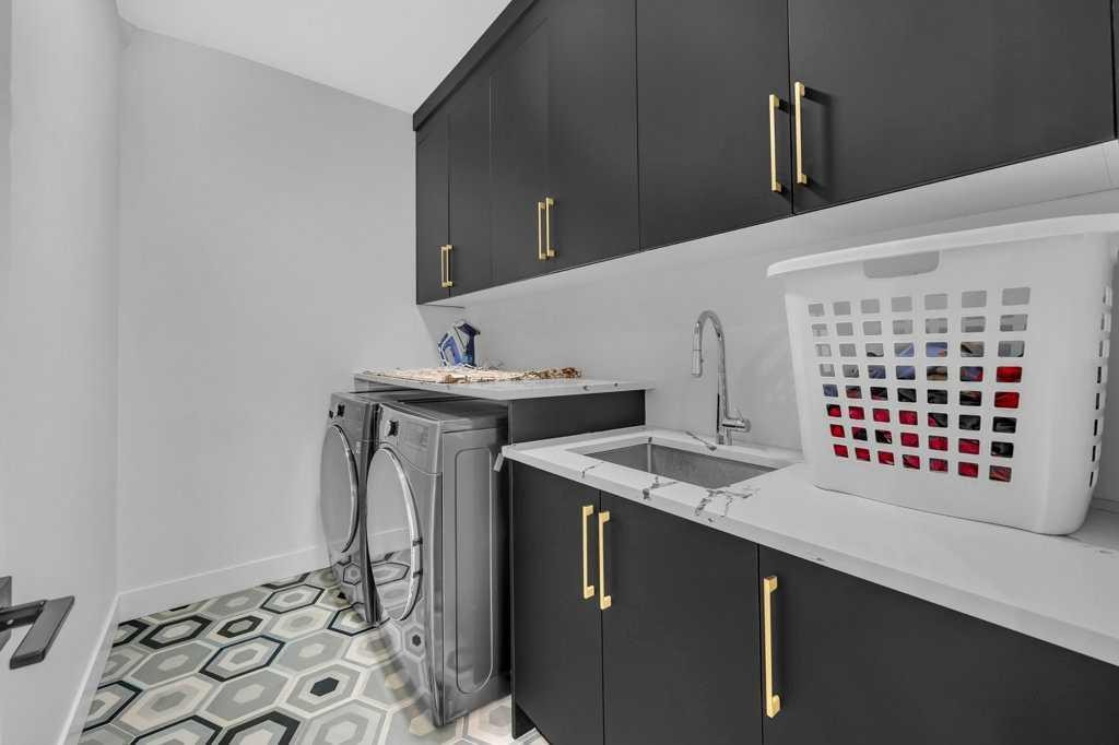 95 Saddlepeace Way Ne, Calgary, AB - Indoor Photo Showing Laundry Room