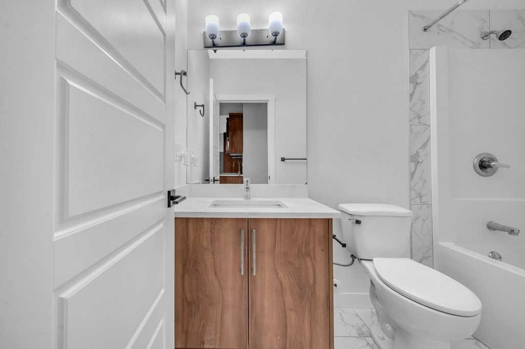 95 Saddlepeace Way Ne, Calgary, AB - Indoor Photo Showing Bathroom