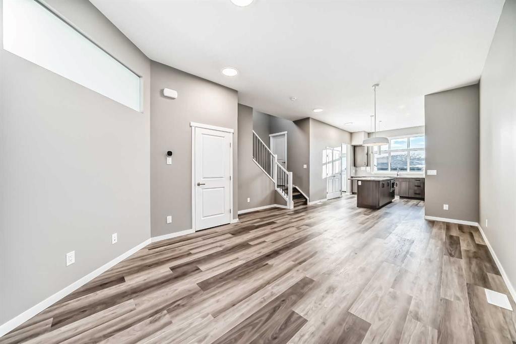 155 Sawgrass Gate Nw, Airdrie, AB - Indoor Photo Showing Other Room