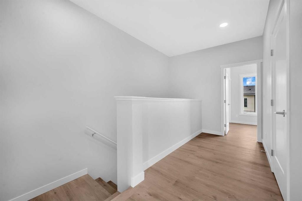 305 Shawnee Square Sw, Calgary, AB - Indoor Photo Showing Other Room