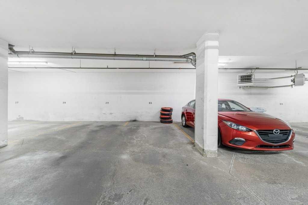 306-2307 14 Street Sw, Calgary, AB - Indoor Photo Showing Garage