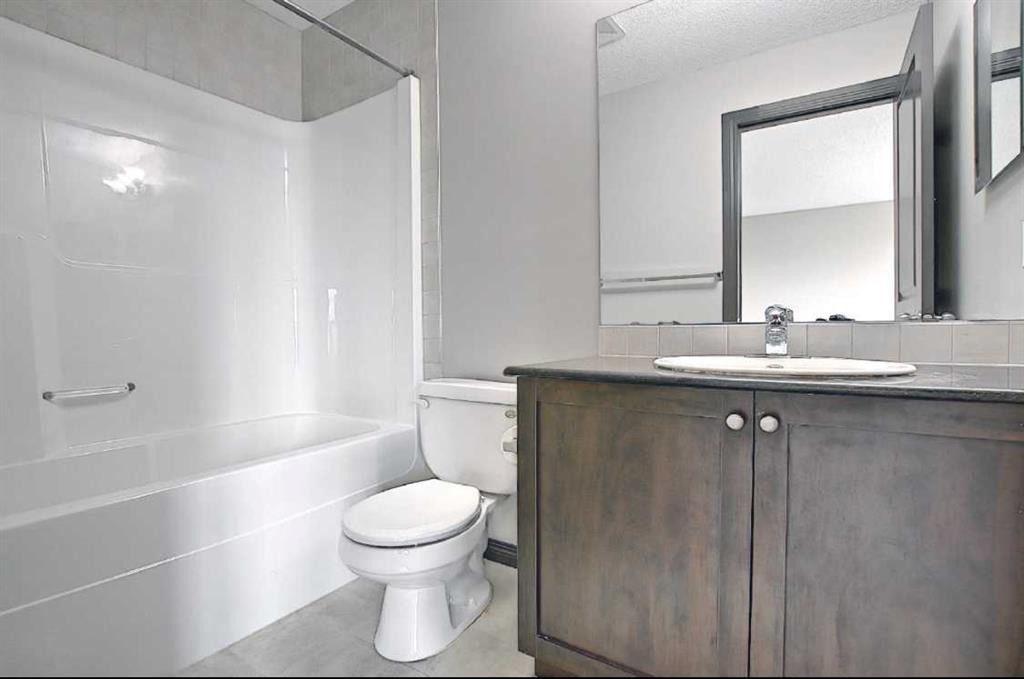 7 Panora Square Nw, Calgary, AB