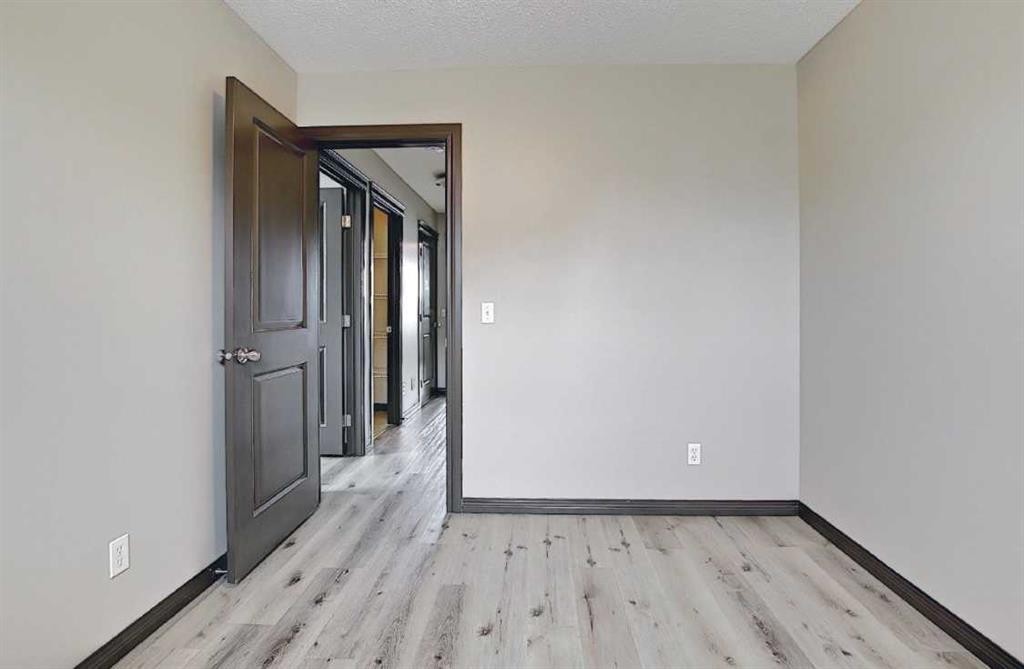 7 Panora Square Nw, Calgary, AB