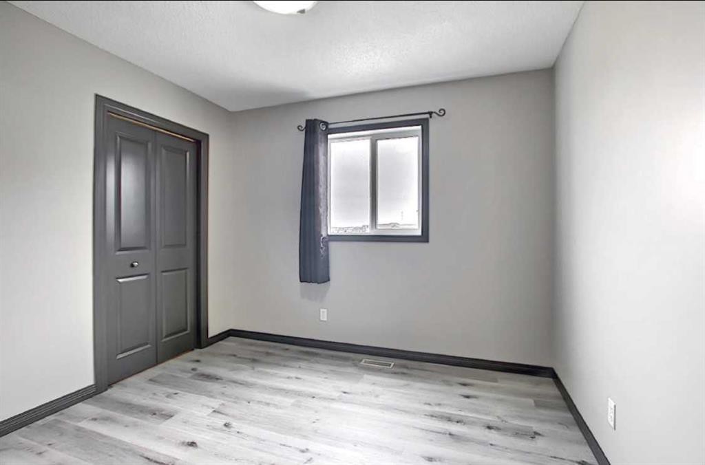 7 Panora Square Nw, Calgary, AB