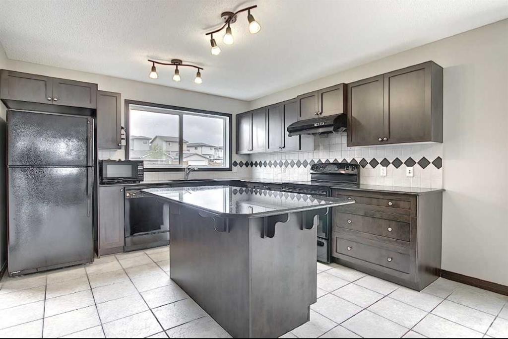 7 Panora Square Nw, Calgary, AB