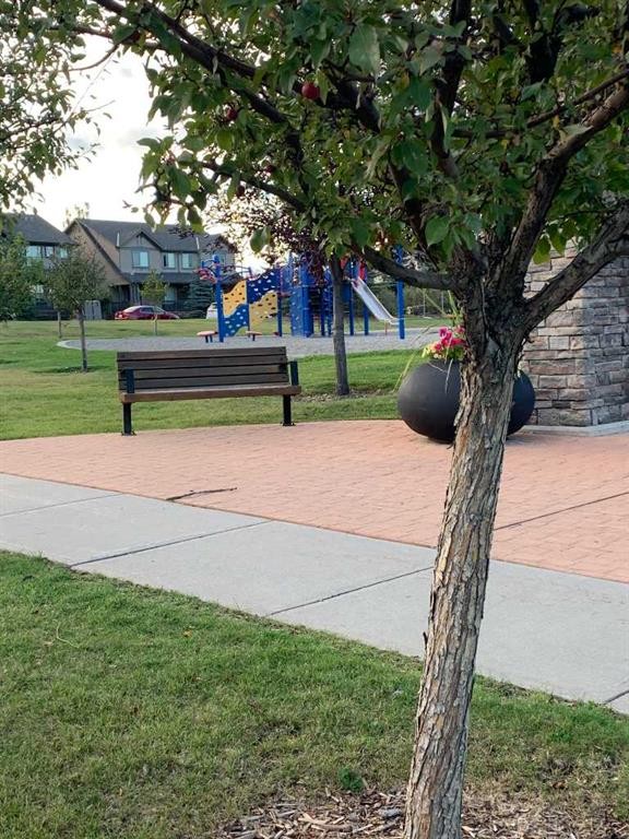 7 Panora Square Nw, Calgary, AB