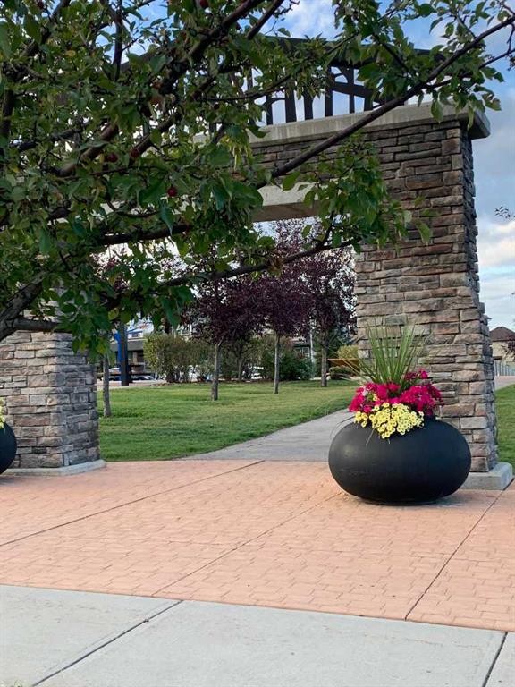 7 Panora Square Nw, Calgary, AB