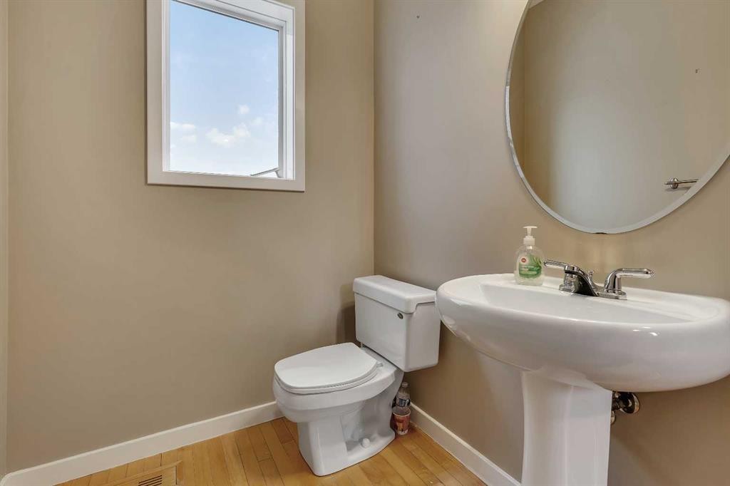 119 Valley Stream Circle Nw, Calgary, AB - Indoor Photo Showing Bathroom