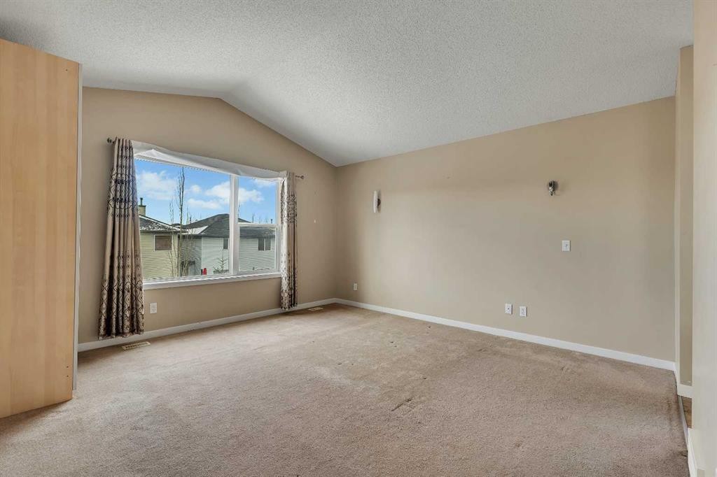 119 Valley Stream Circle Nw, Calgary, AB - Indoor Photo Showing Other Room