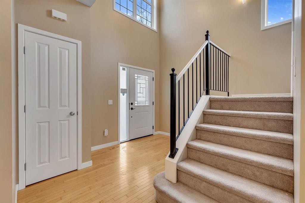 119 Valley Stream Circle Nw, Calgary, AB - Indoor Photo Showing Other Room