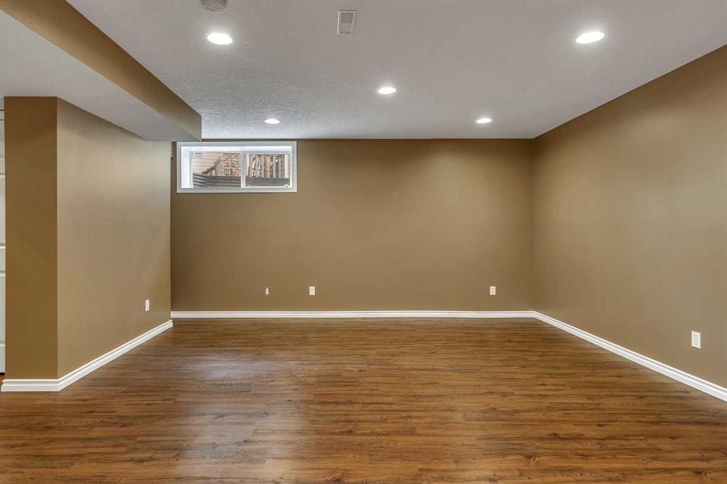 119 Valley Stream Circle Nw, Calgary, AB - Indoor