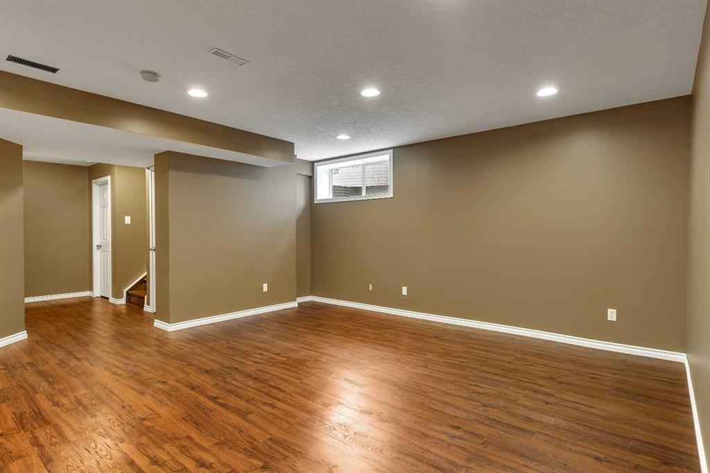 119 Valley Stream Circle Nw, Calgary, AB - Indoor