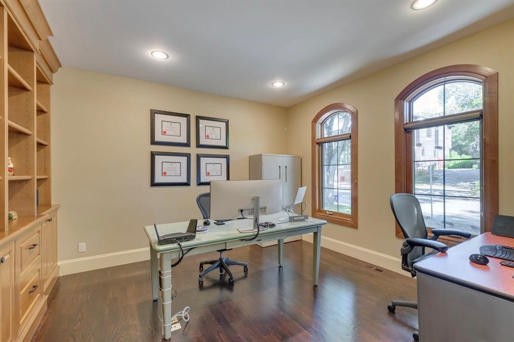 2609 7 Avenue Nw, Calgary, AB - Indoor Photo Showing Office