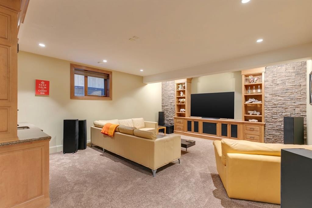 2609 7 Avenue Nw, Calgary, AB - Indoor With Fireplace