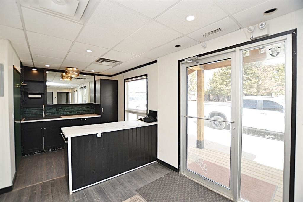 220 Main Street, Diamond Valley, AB