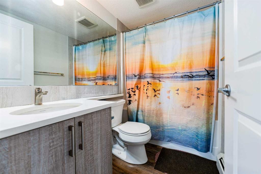 3217-6118 80 Avenue Ne, Calgary, AB - Indoor Photo Showing Bathroom