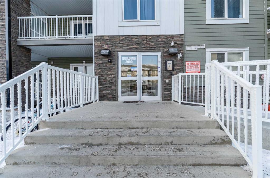 3217-6118 80 Avenue Ne, Calgary, AB - Indoor Photo Showing Other Room