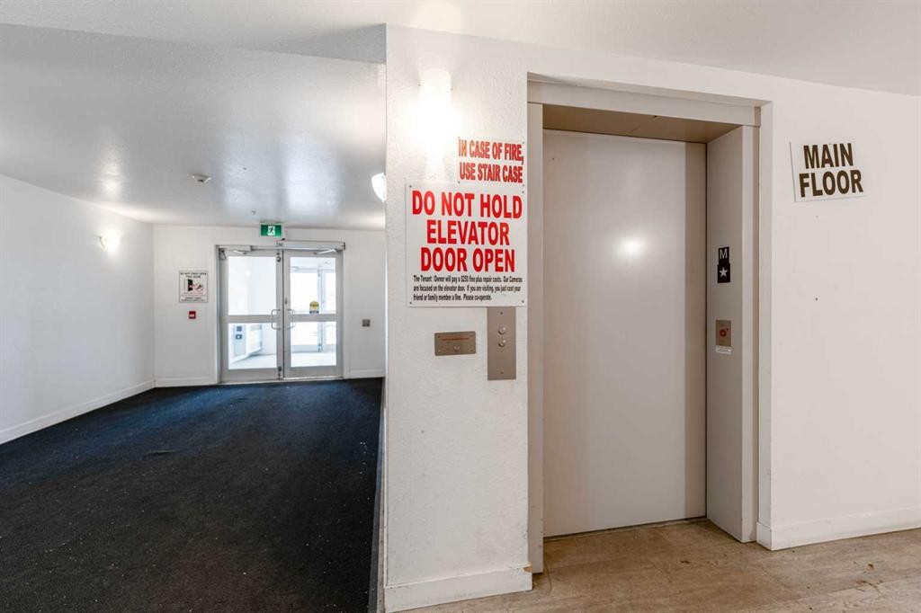 3217-6118 80 Avenue Ne, Calgary, AB - Indoor Photo Showing Other Room