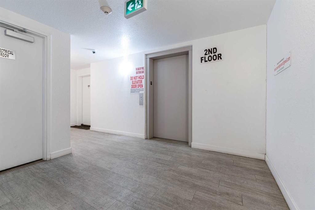 3217-6118 80 Avenue Ne, Calgary, AB - Indoor Photo Showing Other Room