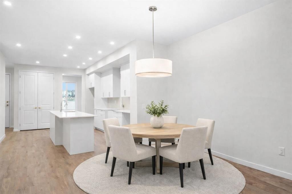 107 Royston Way Nw, Calgary, AB - Indoor Photo Showing Dining Room