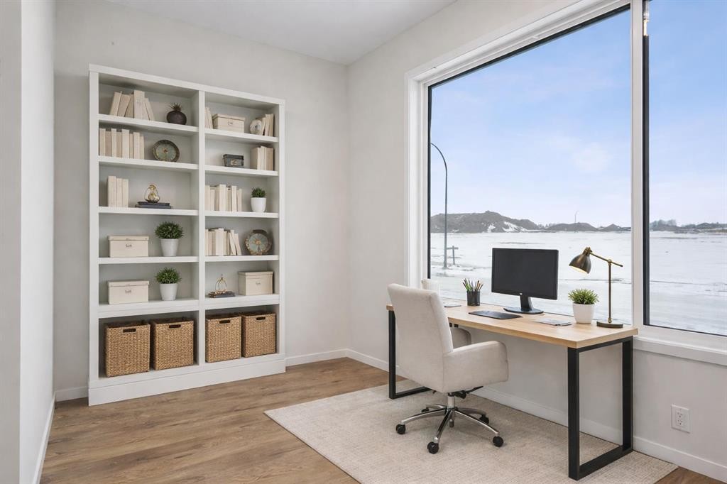107 Royston Way Nw, Calgary, AB - Indoor Photo Showing Office