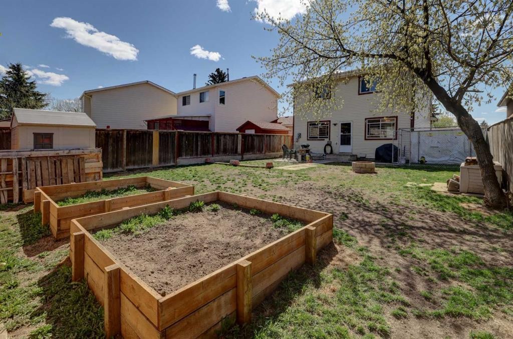 74 Aberdare Way Ne, Calgary, AB - Outdoor