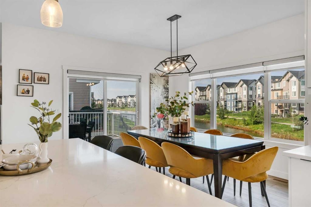 1315 Bayside Drive Sw, Airdrie, AB - Indoor Photo Showing Dining Room