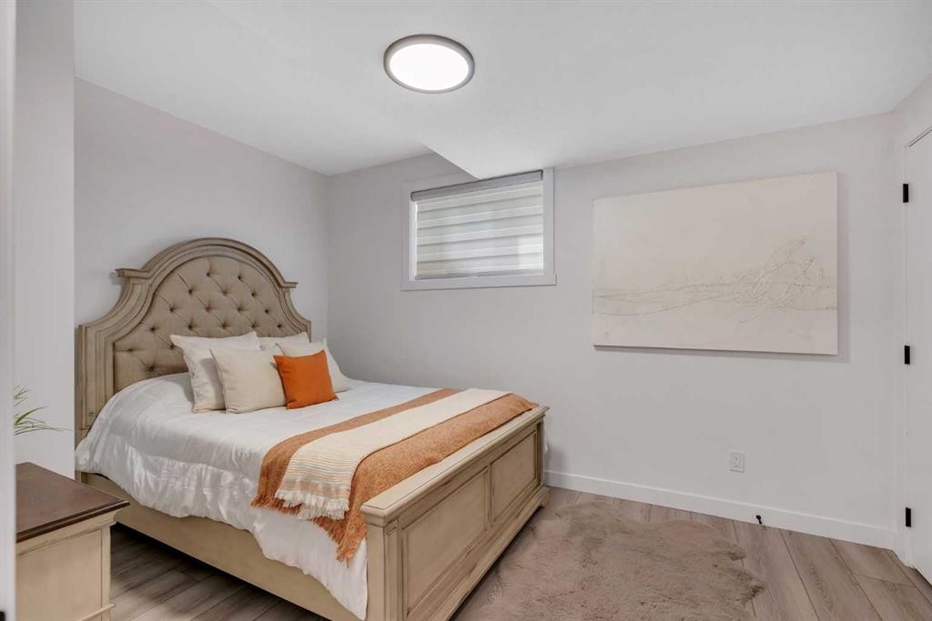 1315 Bayside Drive Sw, Airdrie, AB - Indoor Photo Showing Bedroom